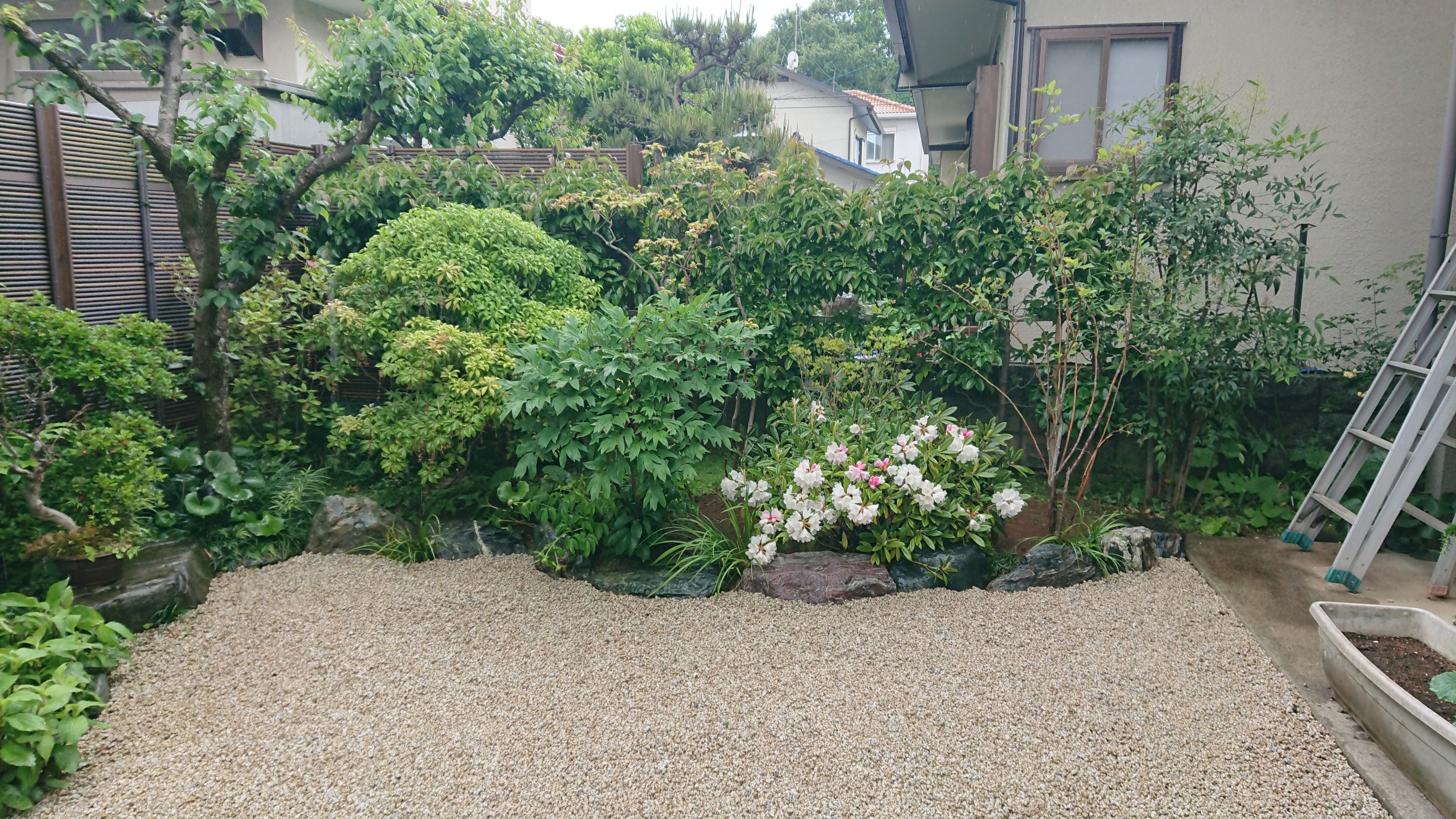 千葉市花見川区にてお庭のリフォーム 石組み 植木の植え替え 緑宝造園